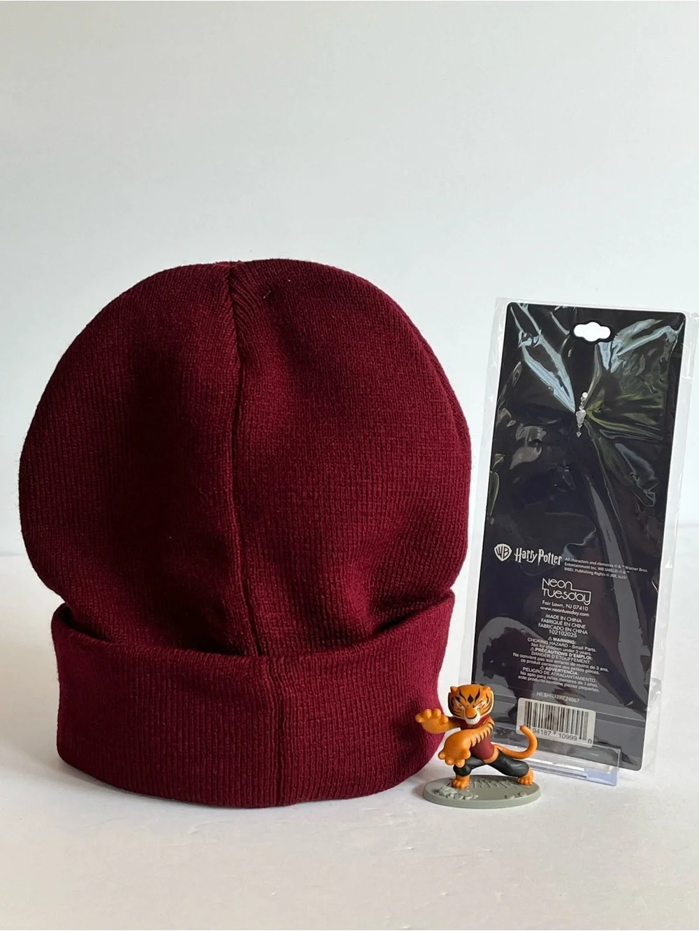 Hogwarts Burgundy Knit Beanie & Hedgewig Lip Balm Case Clip